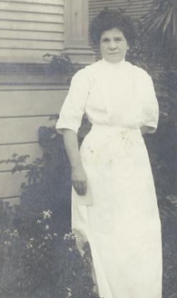 Mary Eliza Bragg married James Sylvester Watts in Florence, Colorado.