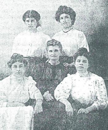 JJS II Rhoda Souther Vandiver with daughters about 1900 Courtesy Image