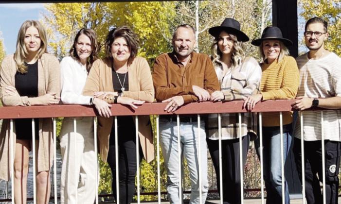 Gardner Family photo, (LR)Jessi, Lexi, Debbi, Guy, Carli, Sarah, Randy Courtesy Photo