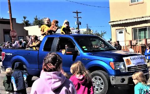 Leos at the 2021 RHS Homecoming parade