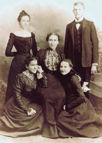 Elizabeth Jamison Bartlett with children Courtesy Photo