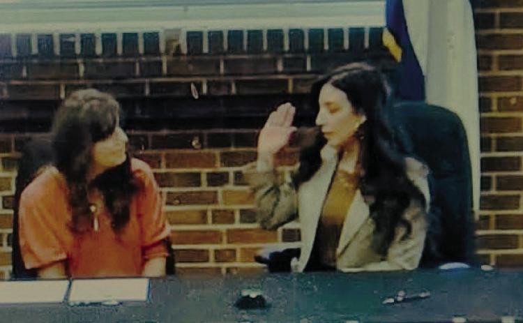 D70 School Board President Ann Bennett (L) swearing in appointed board member Susie Carnes. Courtesy Photo