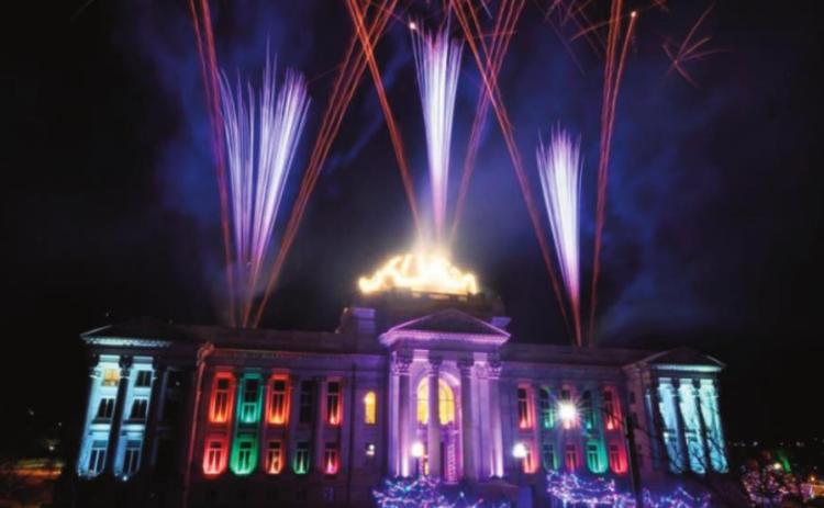 2021 Courthouse Lighting: Honoring Healthcare Employees, Essential & Frontline