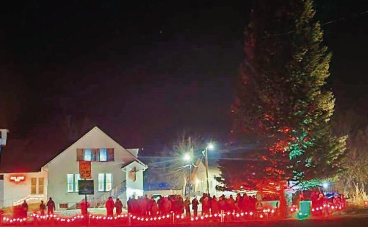 The Town of Rye and the Board of Rye Trustees hosted their first annual Christmas Tree Lighting ceremony on Saturday. Many residents of the valley turned out to celebrate together despite cold, windy weather. Story on p. 5 Photo by Shirley Pigg