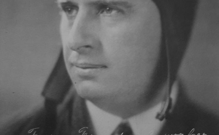 Hinton Walter Autographed Courtesy Photo